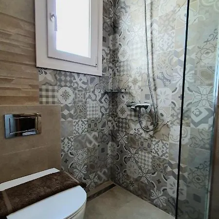 Sarakiniko 2* アダマス