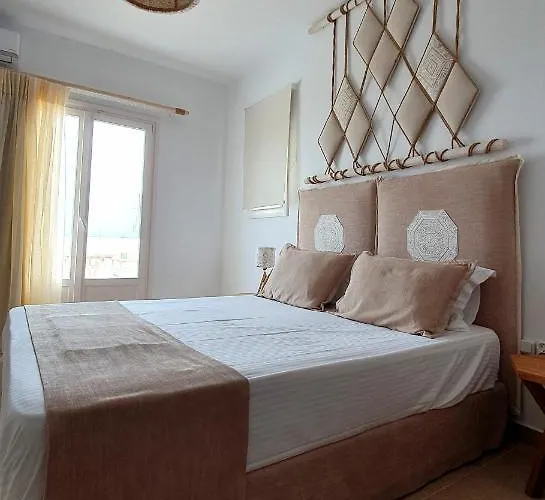 Sarakiniko 招待所 2*