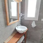 Sarakiniko Πανσιόν Αδάμας