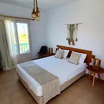 Sarakiniko 2*