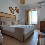 Πανσιόν Sarakiniko Αδάμας