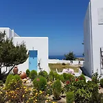 Sarakiniko 2* Αδάμας