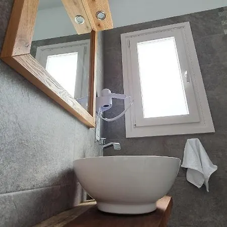 Affittacamere Sarakiniko 2*
