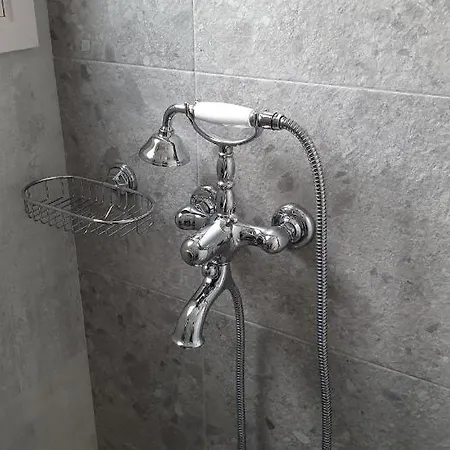 Affittacamere Sarakiniko 2*