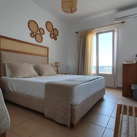 Pensión Sarakiniko Adamantas (Milos)