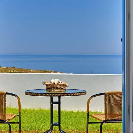 Sarakiniko 2* Adamantas (Milos)