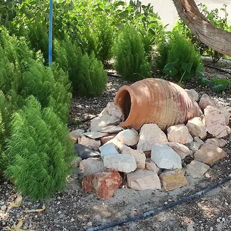 Sarakiniko בית הארחה אדאמאס