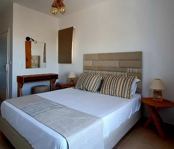 Sarakiniko بيت ضيافة آداماس