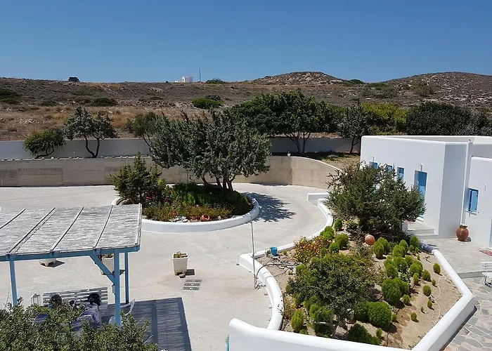 Sarakiniko آداماس