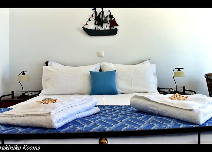 Sarakiniko آداماس